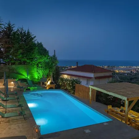 Aqua Haven Seaside Relaxation Poolside Luxury Holiday home *