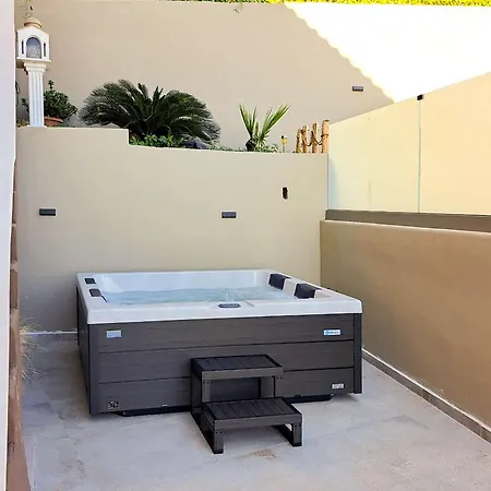 Holiday home Aqua Haven Seaside Relaxation Poolside Luxury